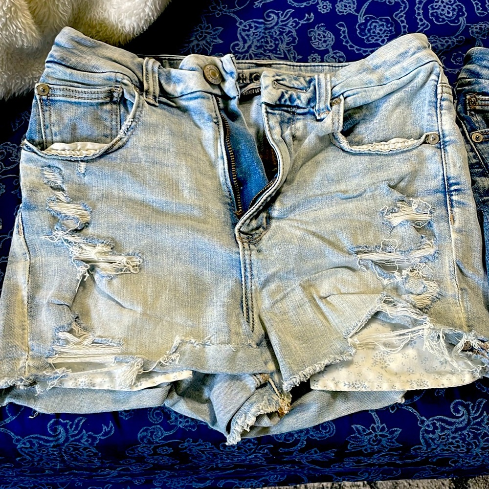 2 pairs AE shorts!!